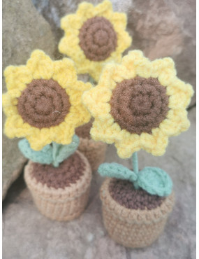 Tournesols crochetés en pot