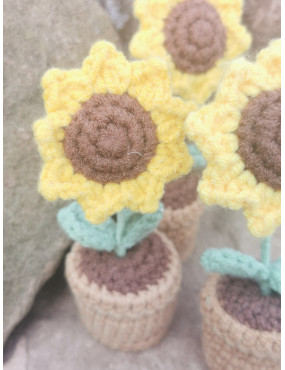 Tournesols crochetés en pot