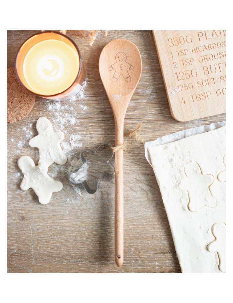 Set de patisserie - cuillère en bois et emporte pièce au choix